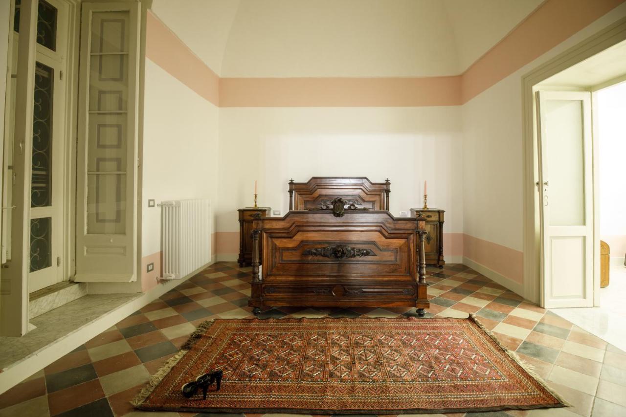 Palazzo Introna Bed & Breakfast Мола ди Бари Екстериор снимка