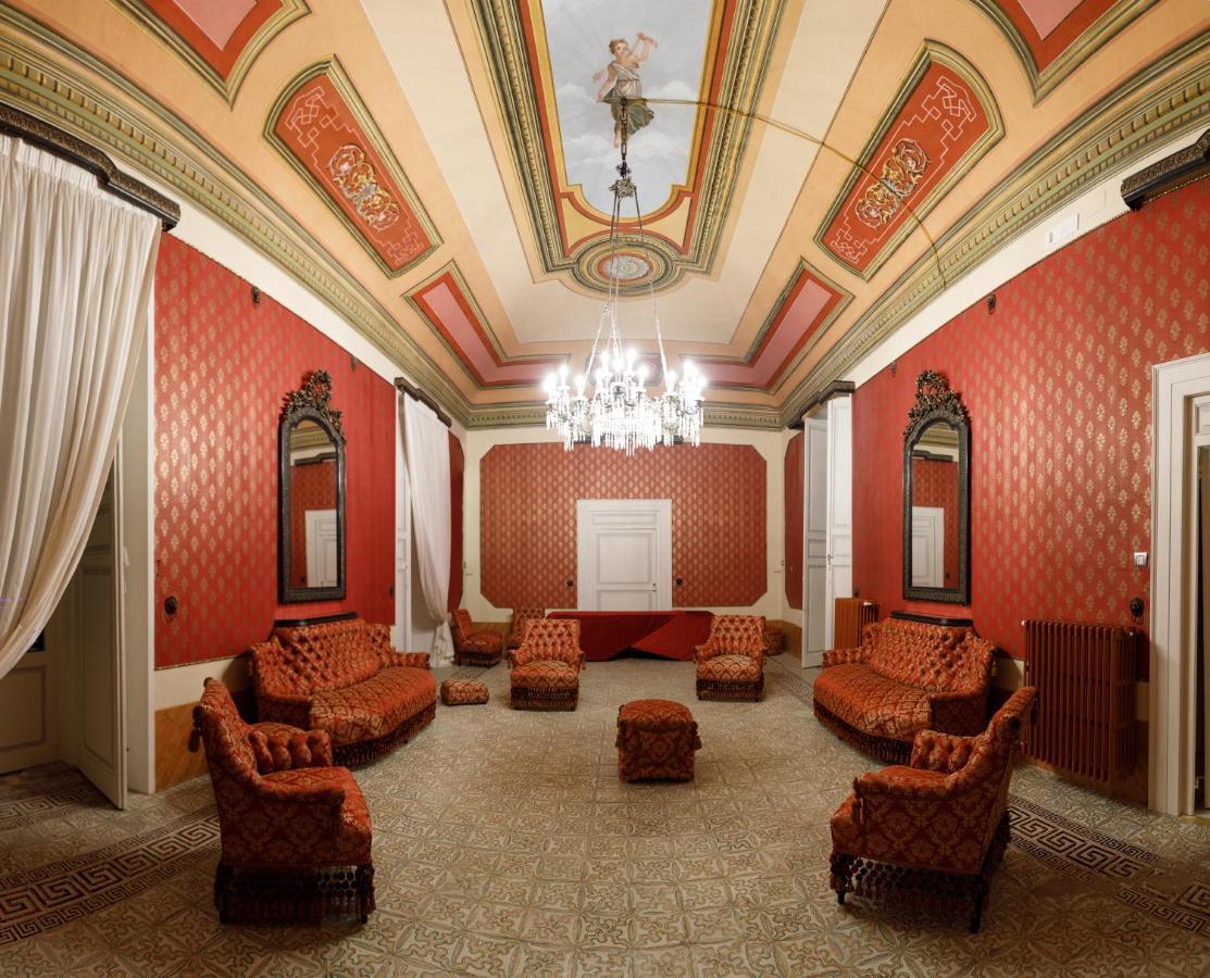 Palazzo Introna Bed & Breakfast Мола ди Бари Екстериор снимка