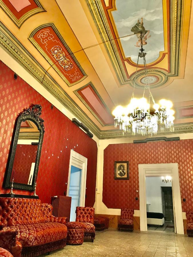 Palazzo Introna Bed & Breakfast Мола ди Бари Екстериор снимка