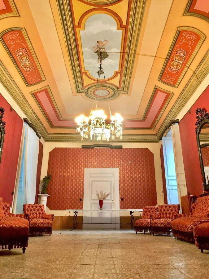 Palazzo Introna Bed & Breakfast Мола ди Бари Екстериор снимка