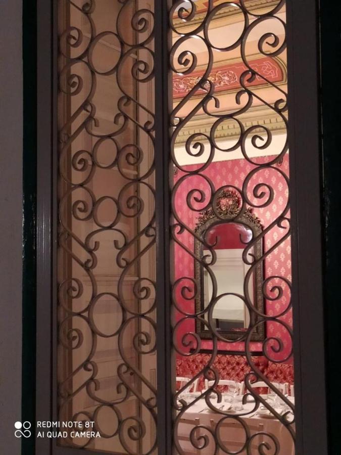 Palazzo Introna Bed & Breakfast Мола ди Бари Екстериор снимка