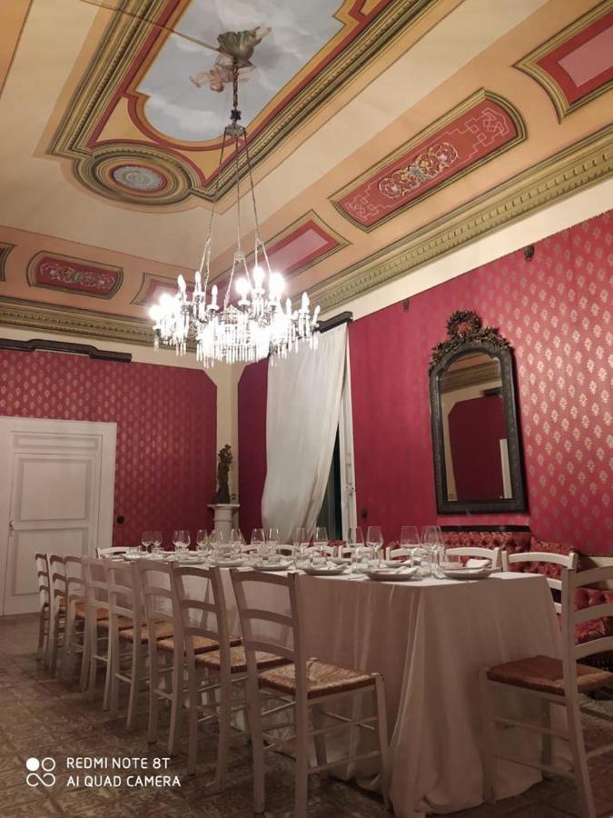 Palazzo Introna Bed & Breakfast Мола ди Бари Екстериор снимка